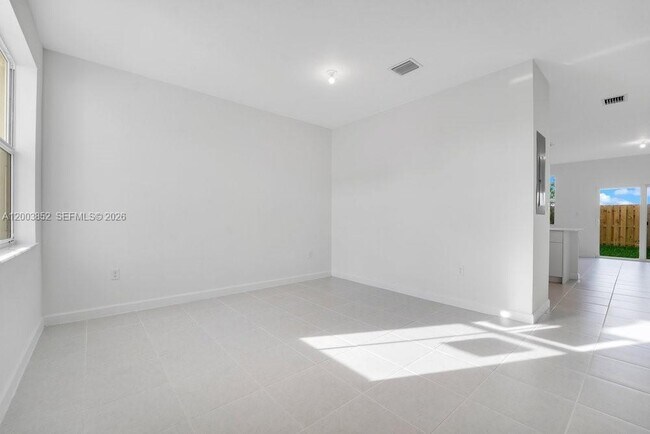 Foto del edificio - 2619 SE 28th Dr