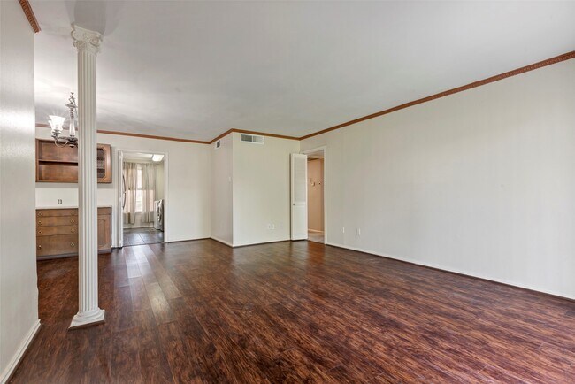 Foto del edificio - 7600 Burgoyne Rd