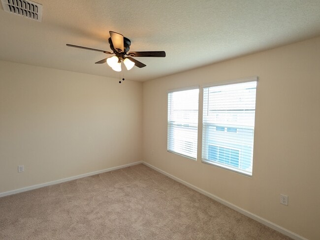 Foto del edificio - 4064 Oak Mill Rd