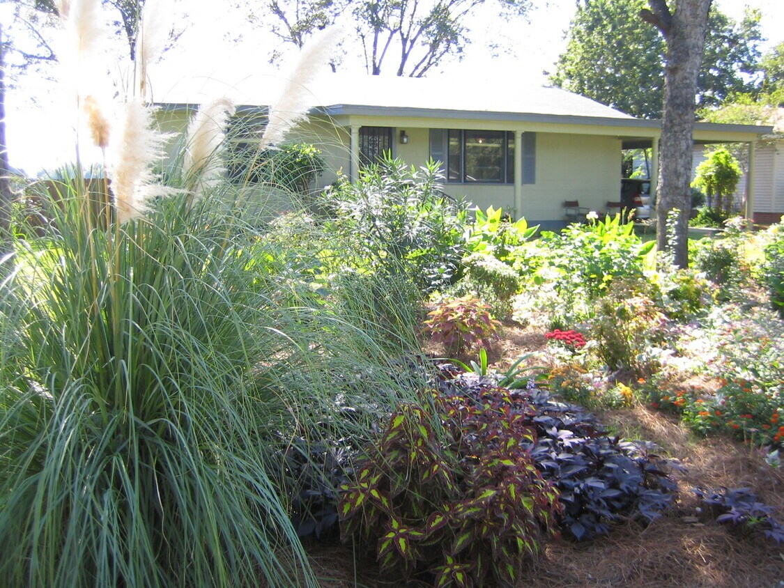 1111 North Yale Street Unit 2, Cleveland, MS 38732 Apartments in