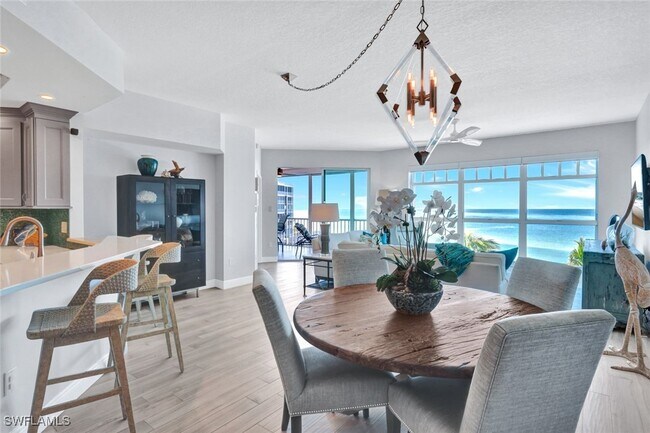 Foto del edificio - 263 Barefoot Beach Blvd