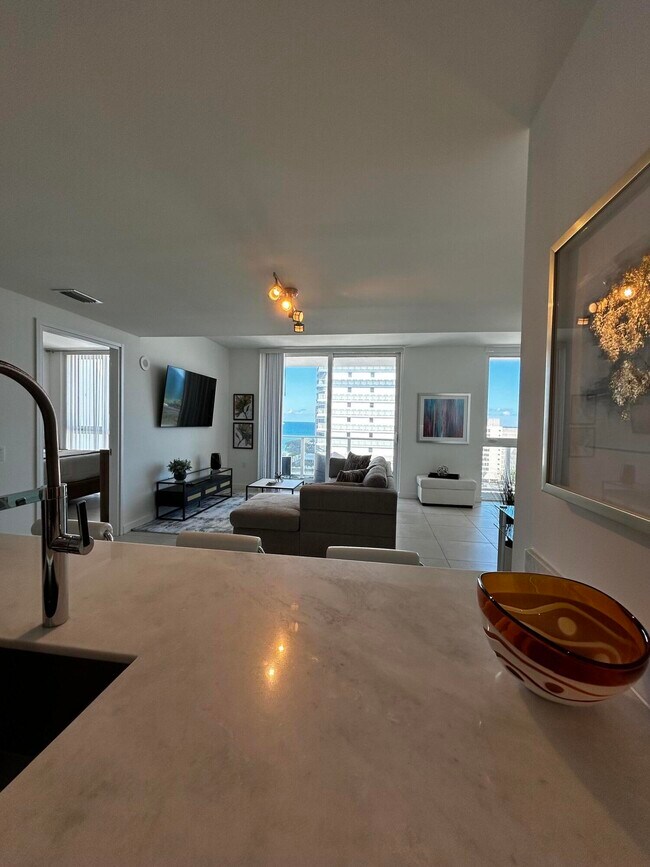 Foto del edificio - 401 N Birch Rd