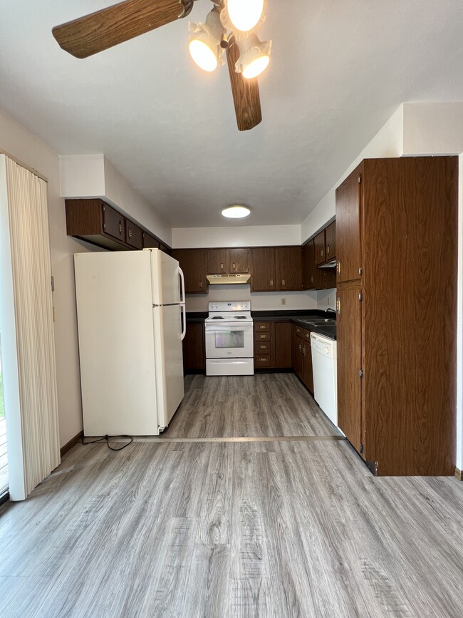 Foto del edificio - 3170 Hillcrest Rd