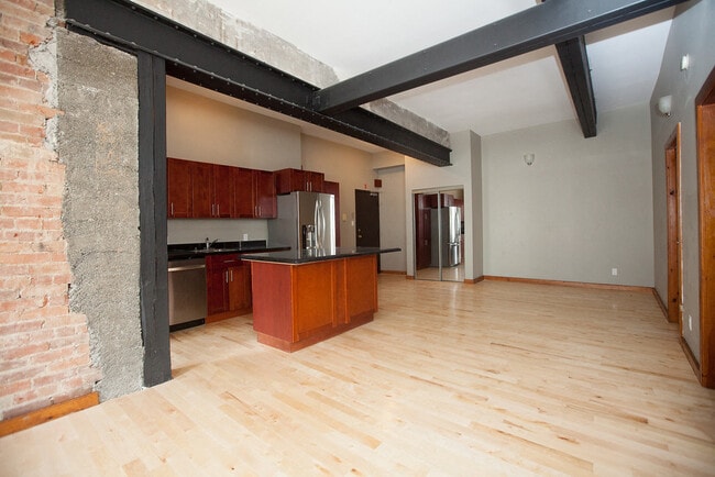 Building Photo - 265 Ontario