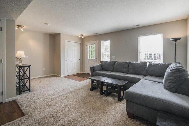 Sótano terminado en el nivel de entrada - 6014 Turnwood Dr