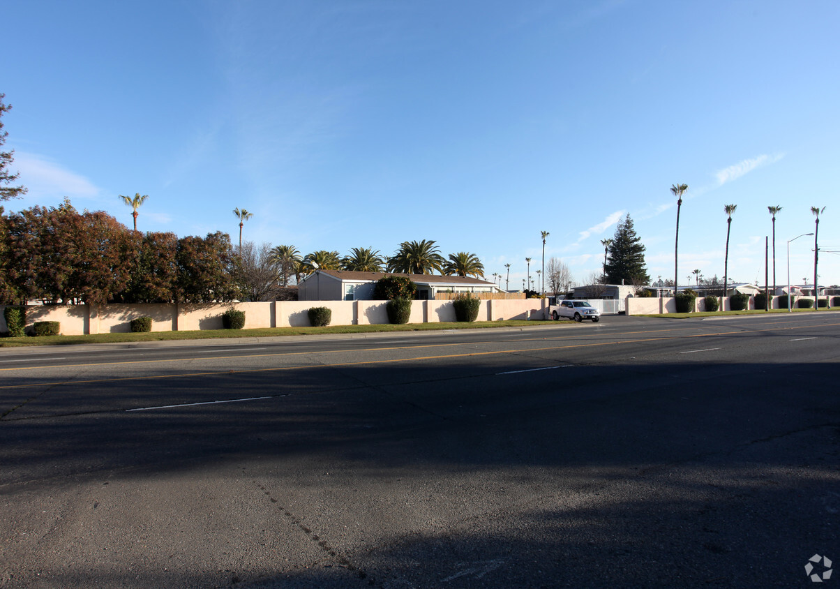 Primary Photo - 8181 Folsom Blvd
