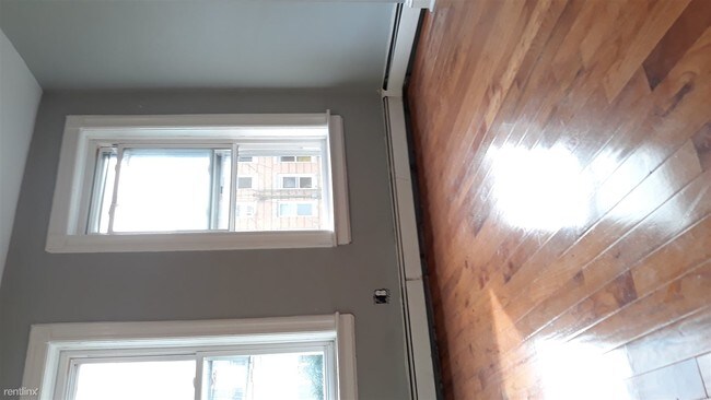 Foto del edificio - 2 br, 1 bath House - 402 Woodlawn Ave
