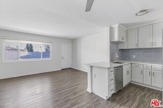 Building Photo - 1323 11th St