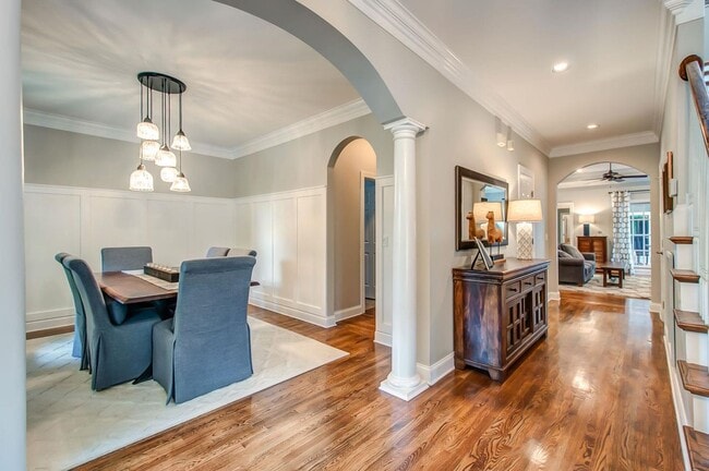 Building Photo - 4 Bed, 4.5 Bath w/ 2 Car Garage in Westhaven