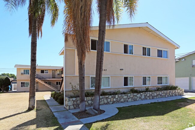 Building Photo - 9542 Alwood Ave