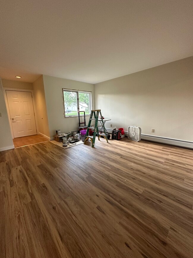 Building Photo - 110 Sunset Dr
