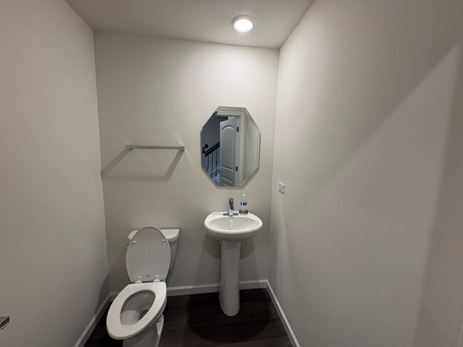 Building Photo - 2208 Ryegrass Ln