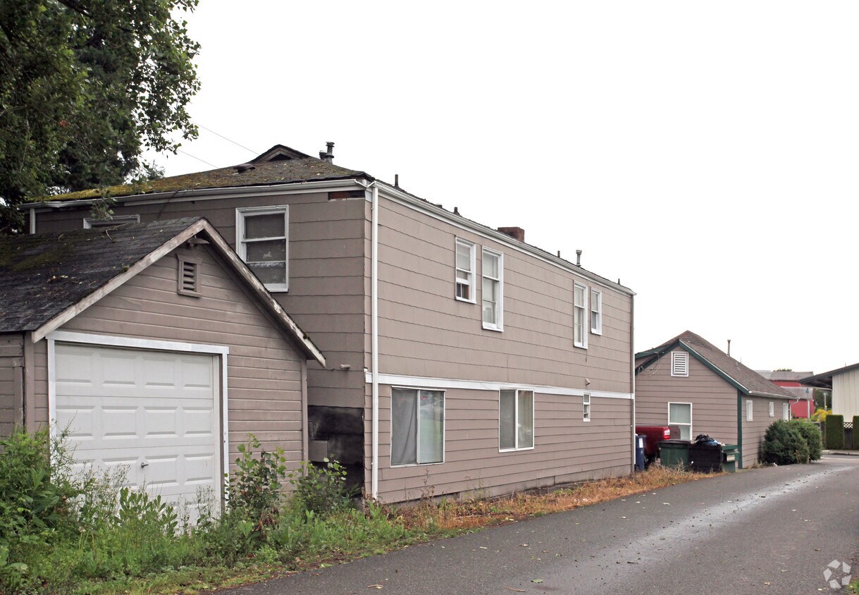 Building Photo - 102 D St SW