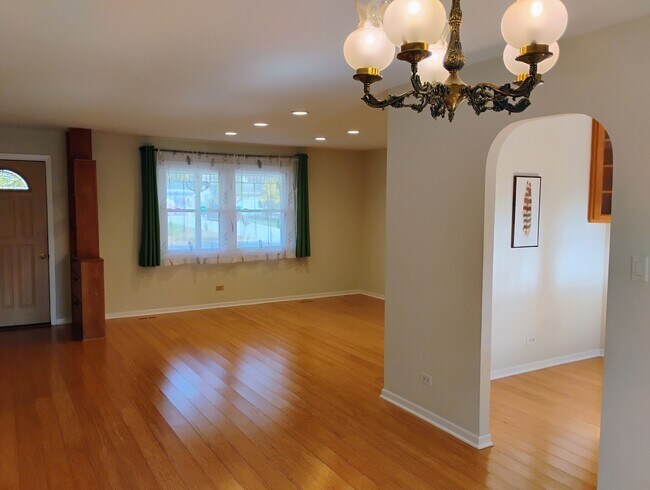 Building Photo - 950 Dunham Ln