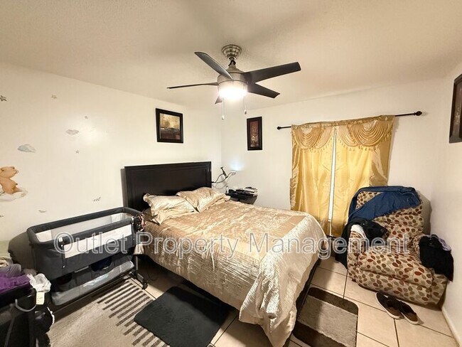 Foto del edificio - 1705 Ridgewood Ln