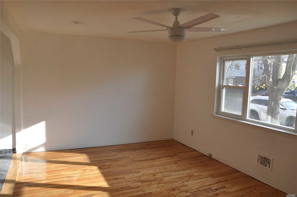Foto principal - 148-54 231st St