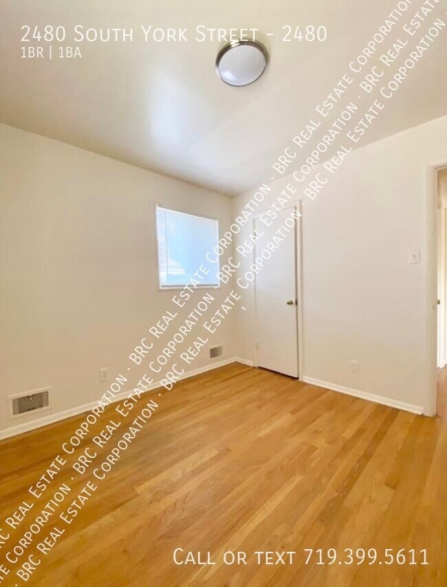 Foto del edificio - 2480 S York St