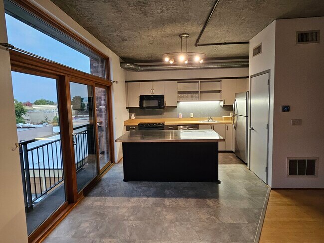 Kitchen - 411 NW Flanders St