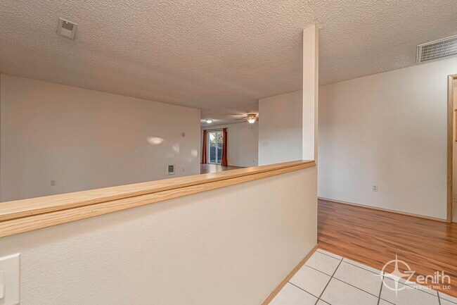 Foto del edificio - 1401 SE Park Crest Ave