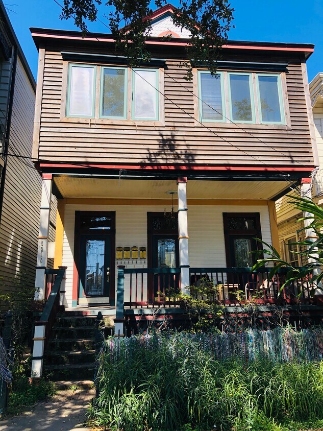 front of house - 5215 Magazine St