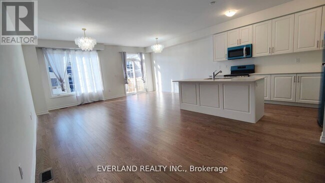 Building Photo - 49 VALVAR Dr