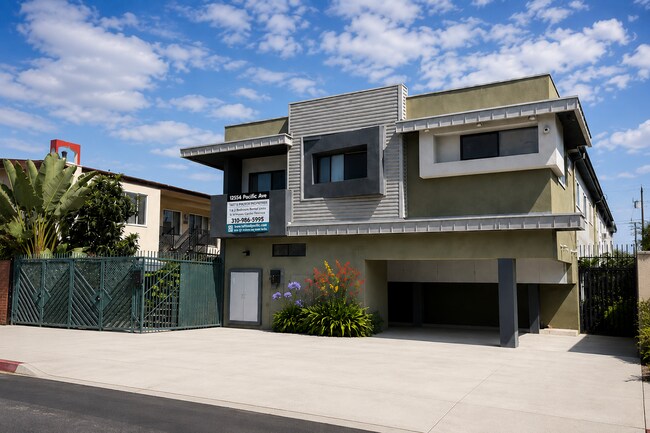 Building Photo - 12236 Pacific Ave