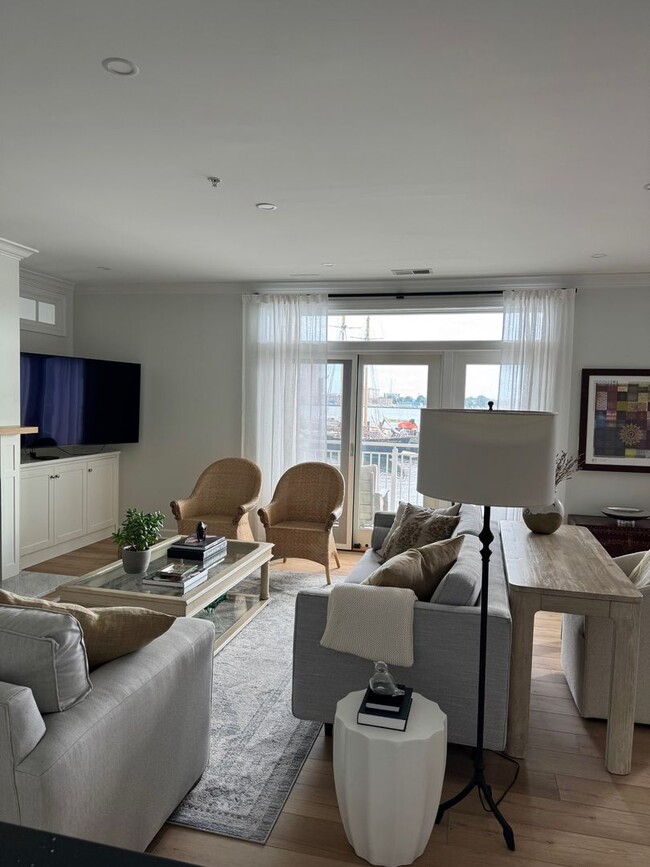 Building Photo - Pierpointe Condos