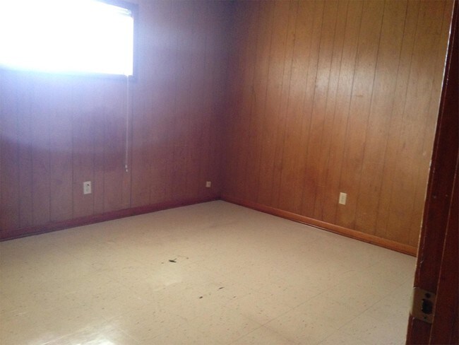 Building Photo - 1600 Badt Ave