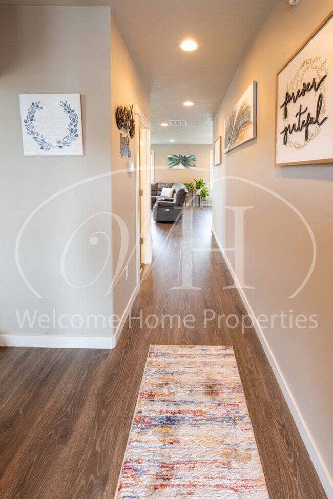 Foto del edificio - Luxurious & Charming 5-Bedroom Home for Rent in Walla Walla, WA