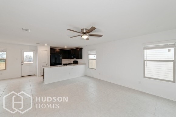 Foto del edificio - NEW CONSTRUCTION! NOW AVAILABLE! - 6332 Br...