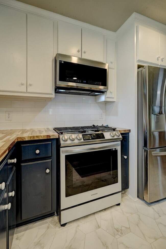Building Photo - Charming Oasis at 1219 Kansas St, Norman, OK