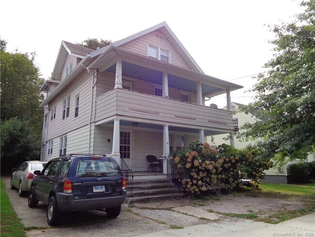 Foto del edificio - 15 Bradley Ave