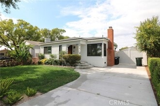 Building Photo - 3217 W Clark Ave