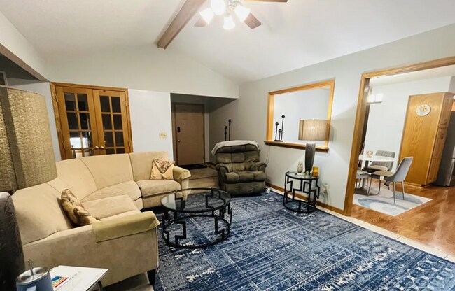 Building Photo - LOOK AT THIS GEM!  Schedule A Tour Today!!
