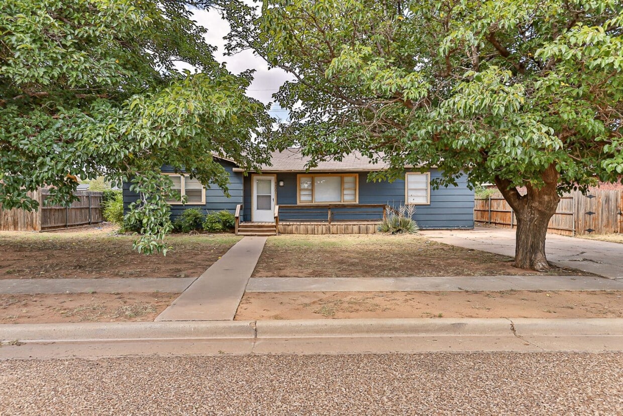 Perfectly updated 3 bedroom with large yard! House Rental in Lubbock, TX