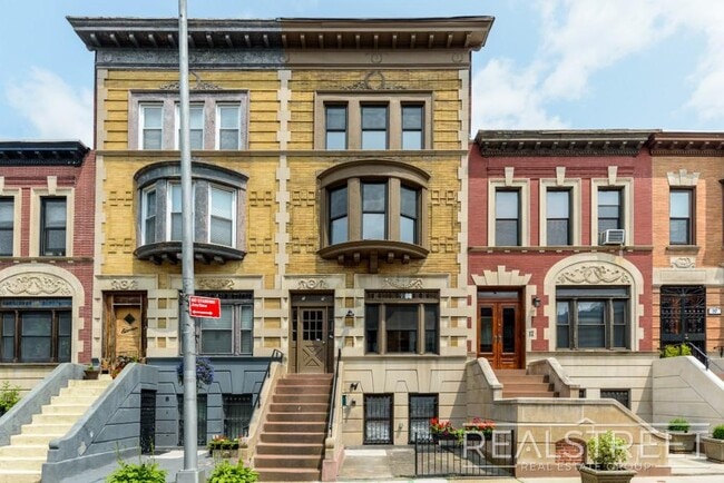 Building Photo - Stunning Brand New 2 Bed 2 Bath in Historic Crown Heights Townhouse