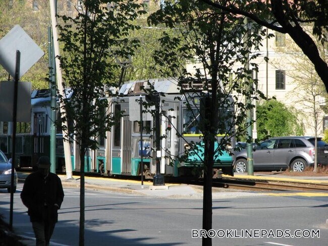 Foto del edificio - 1061 Beacon St