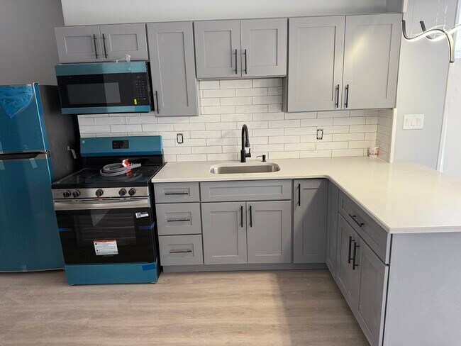 Building Photo - 2517 Island Ave