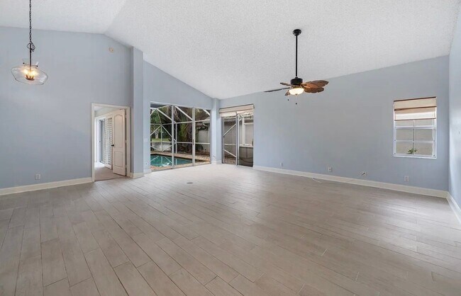 Foto del edificio - 9293 Heathridge Dr