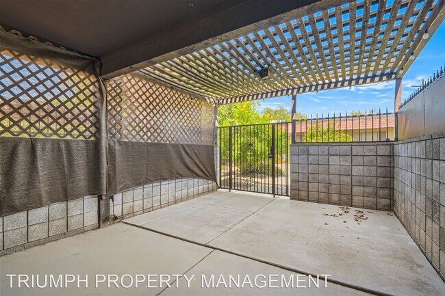 Foto del edificio - 3 br, 1.5 bath House - 5097 Village Dr