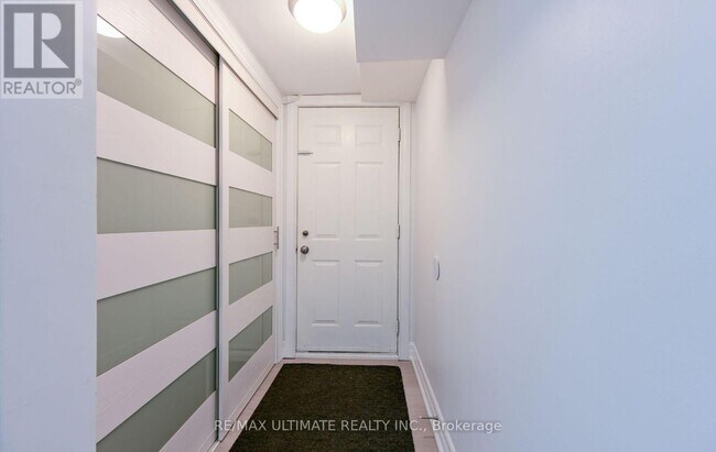 Photo du bâtiment - 1255 Forestwood Dr