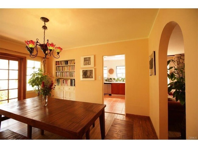 Interior Photo - 827 20th St