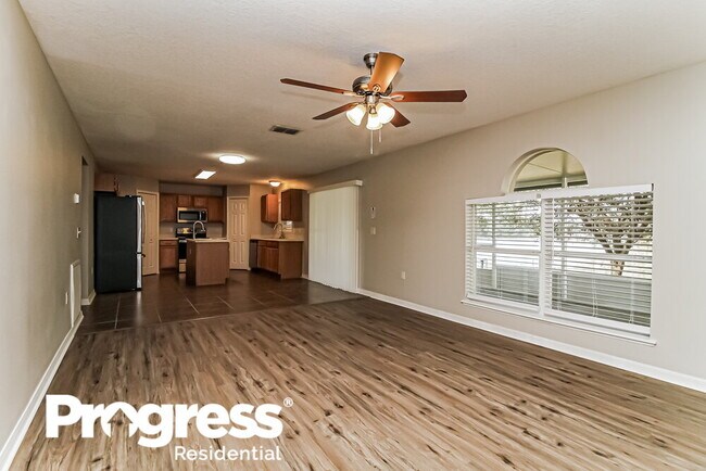 Building Photo - 350 Lake Shepard Dr