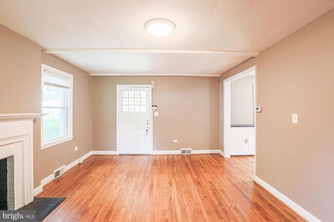 Building Photo - 2815 Cheswolde Rd