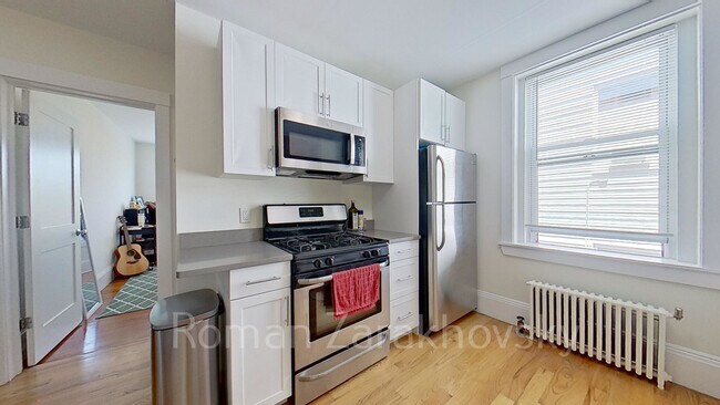 Building Photo - 81 Harvard St