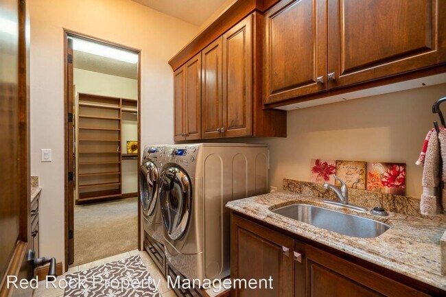 Building Photo - 3 br, 4 bath House - 2056 E Stone Canyon Dr