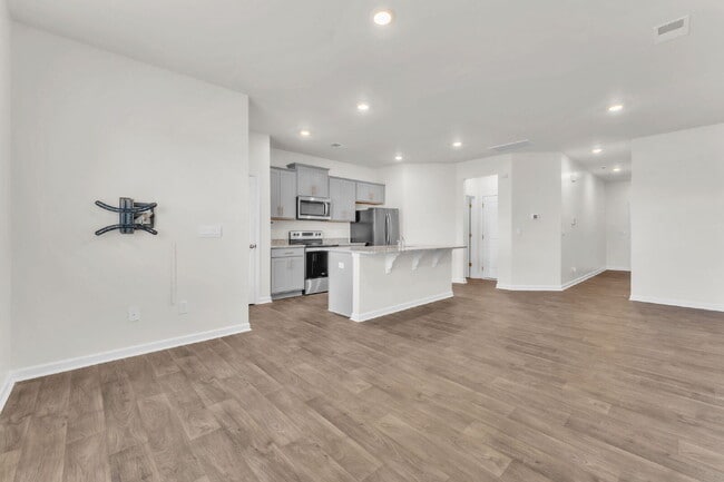 Building Photo - Don't miss this charming 3-bedroom, 2.5-ba...