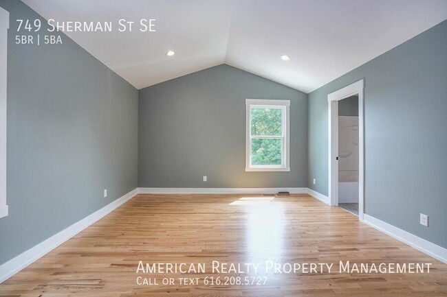 Foto del edificio - 749 Sherman St SE