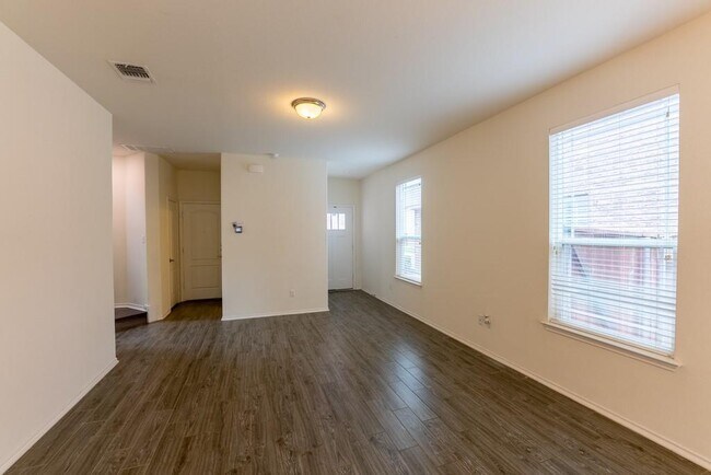 Building Photo - 404 Buttercup Creek Blvd