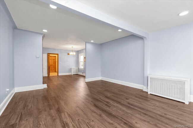 Foto del edificio - 71-39 Nansen St